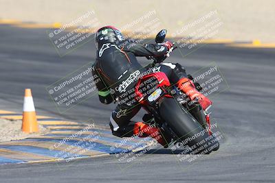 media/Dec-05-2024-Racers Edge (Thu) [[e102e0690b]]/3-B Group/Session 1 Turn 8 Backside/
